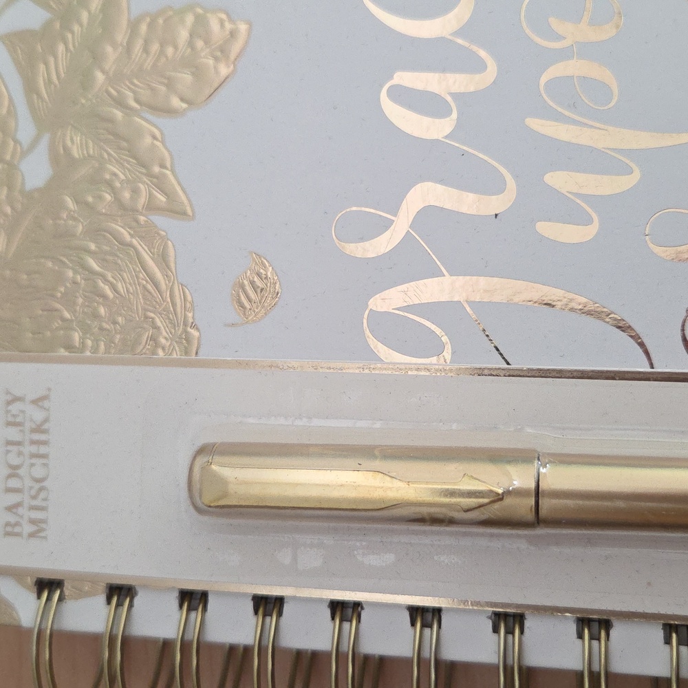 Cole Haan Metallic Wristlet EUC... NWT Badgley Mischka Notebook & Pen Set - Picture 2 of 9